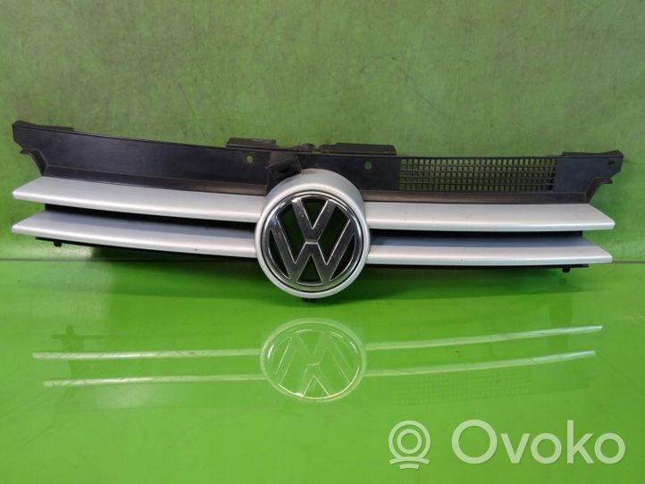 Volkswagen Golf IV Etupuskurin ylempi jäähdytinsäleikkö 1J0853651D