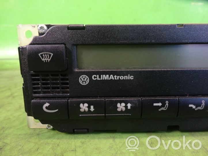 Volkswagen PASSAT B5 Ilmastointi-/lämmityslaitteen säätimen kehys 3B1907044B