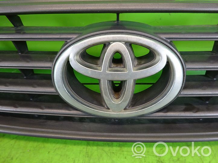 Toyota Yaris Maskownica / Grill / Atrapa górna chłodnicy 