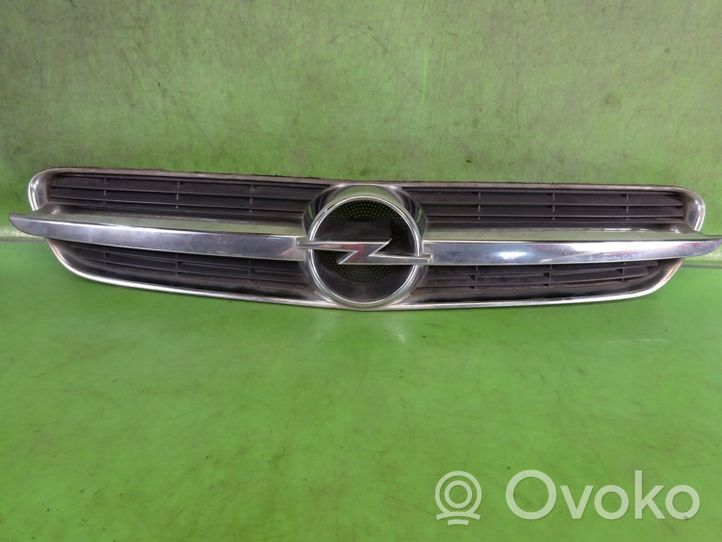 Opel Vectra C Front bumper upper radiator grill 464192822