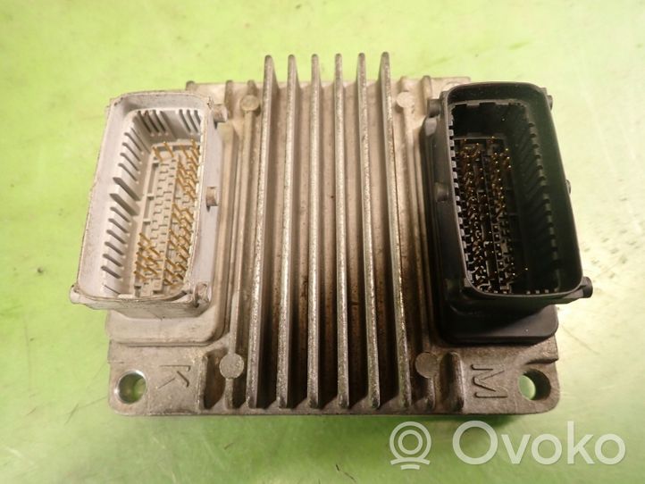 Suzuki Forenza Komputer / Sterownik ECU silnika 96442084