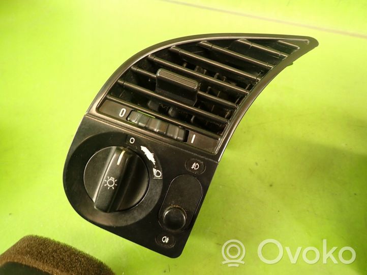 BMW 3 E36 Griglia di ventilazione posteriore 