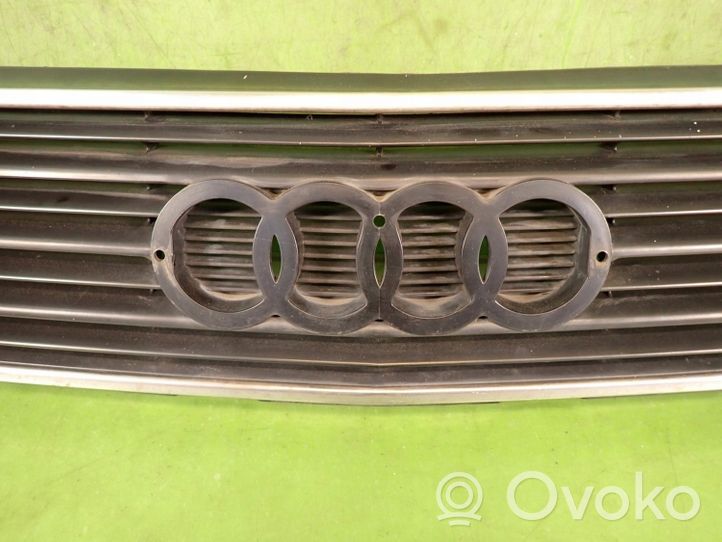 Audi 100 200 5000 C3 Griglia superiore del radiatore paraurti anteriore 443853655A