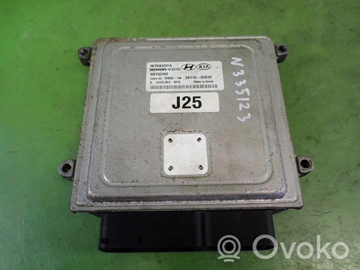 Hyundai Sonata Unité de commande, module ECU de moteur 39110-25070 5WY5210D NFD5