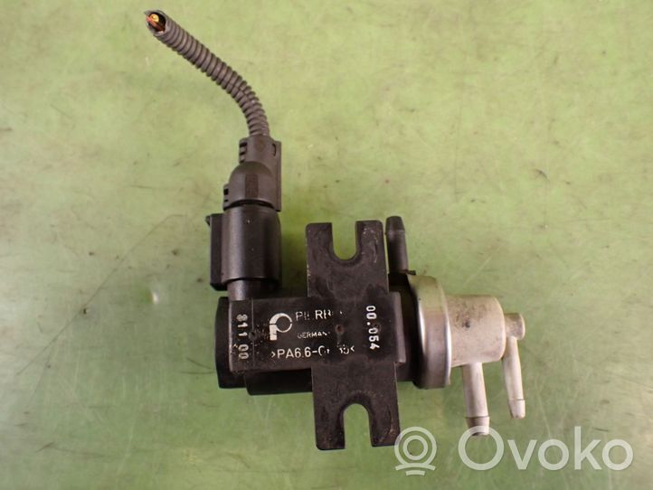 Volkswagen Golf IV Breather valve 1J0906627