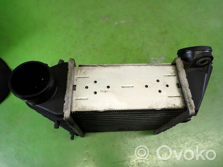 Volkswagen Golf IV Chłodnica powietrza doładowującego / Intercooler DAW001TT