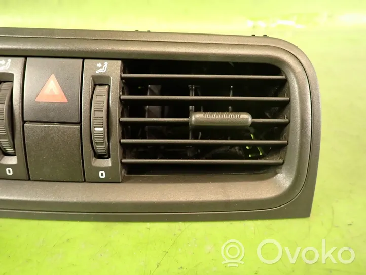 Skoda Fabia Mk2 (5J) Copertura griglia di ventilazione laterale cruscotto 5J0820951