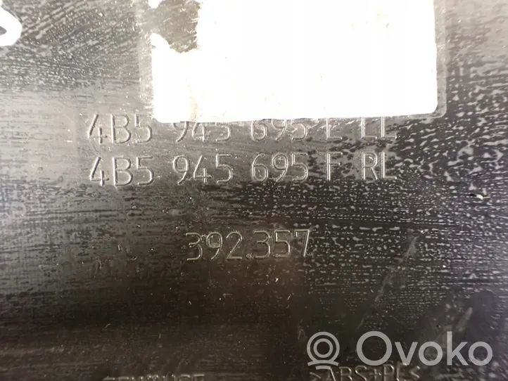 Audi A6 S6 C5 4B Listwa pod lampę tylną 4B5945695