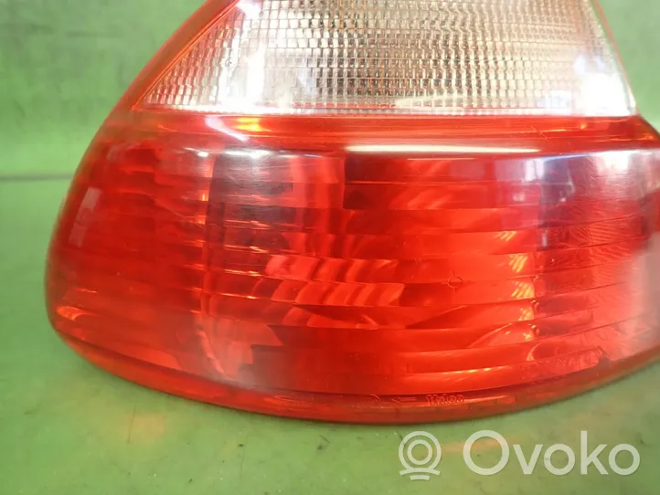 Toyota Avensis T220 Lampa tylna 89022028