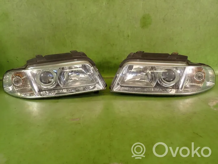 Audi A4 S4 B5 8D Priekinių žibintų komplektas 341-1107L341-1107R