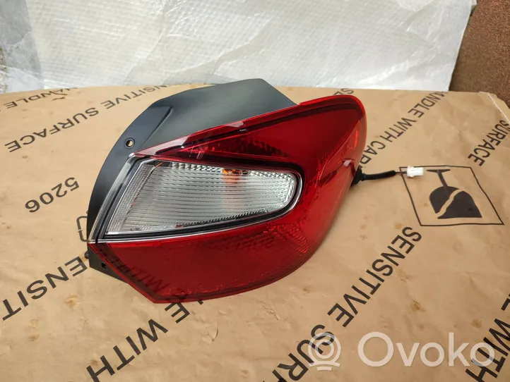 Hyundai i10 Lampa tylna 92402K7000