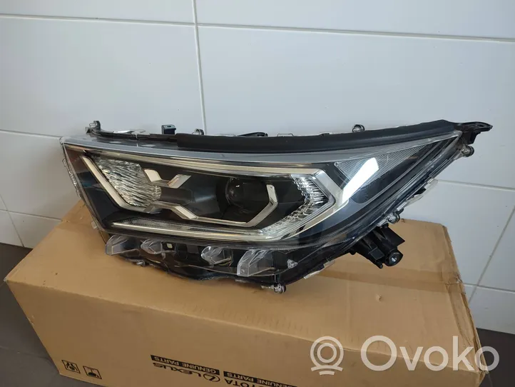 Toyota RAV 4 (XA50) Phare frontale W4043