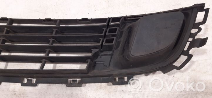 Citroen C5 Etupuskurin alempi jäähdytinsäleikkö 9681052677