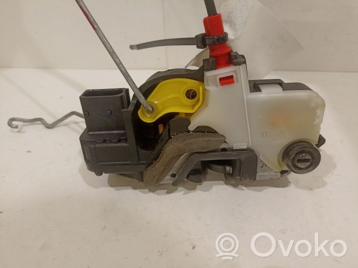 Opel Mokka Rear door lock 13579547