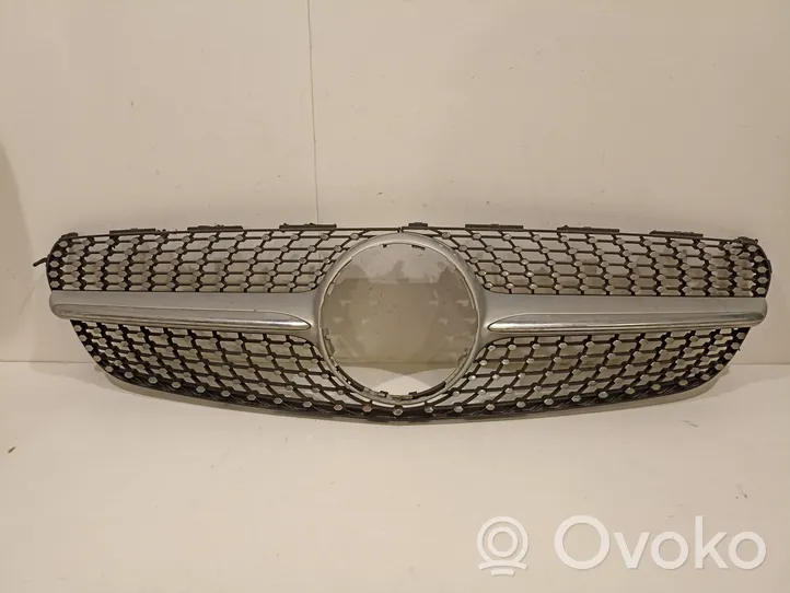 Mercedes-Benz CLA C117 X117 W117 Maskownica / Grill / Atrapa górna chłodnicy A1178880060