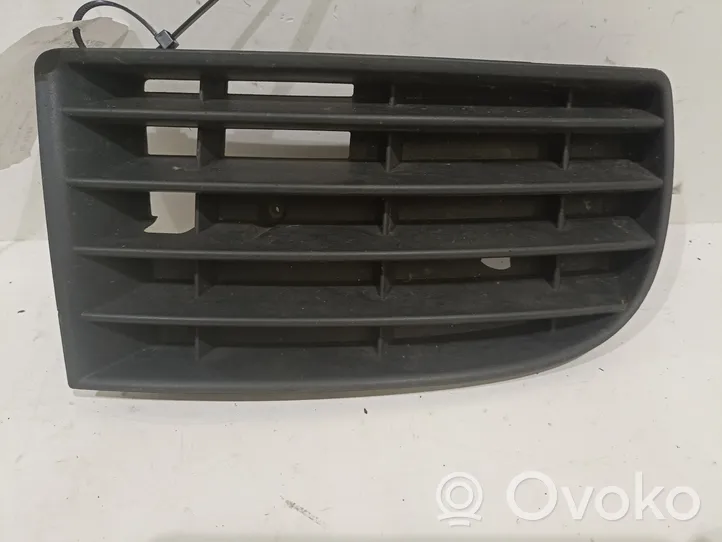 Volkswagen Golf V Front bumper lower grill 1K0853666