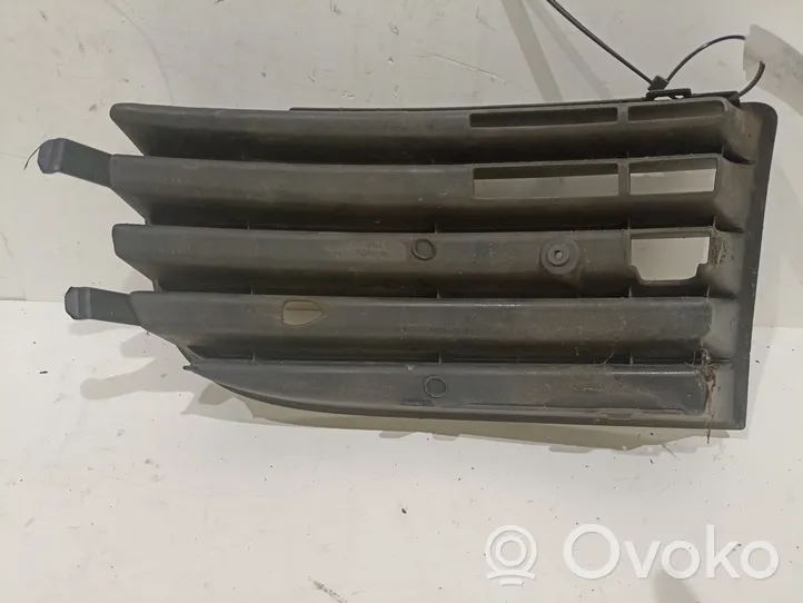 Volkswagen Golf V Front bumper lower grill 1K0853666