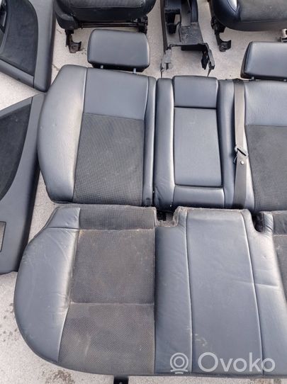 Ford Mondeo Mk III Garnitures, kit cartes de siège intérieur avec porte 