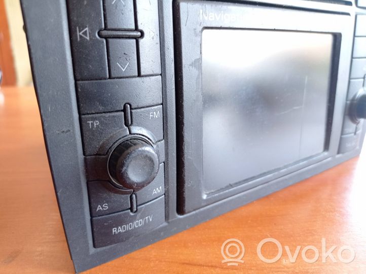 Audi A8 S8 D2 4D Unità principale autoradio/CD/DVD/GPS 8E0035192B