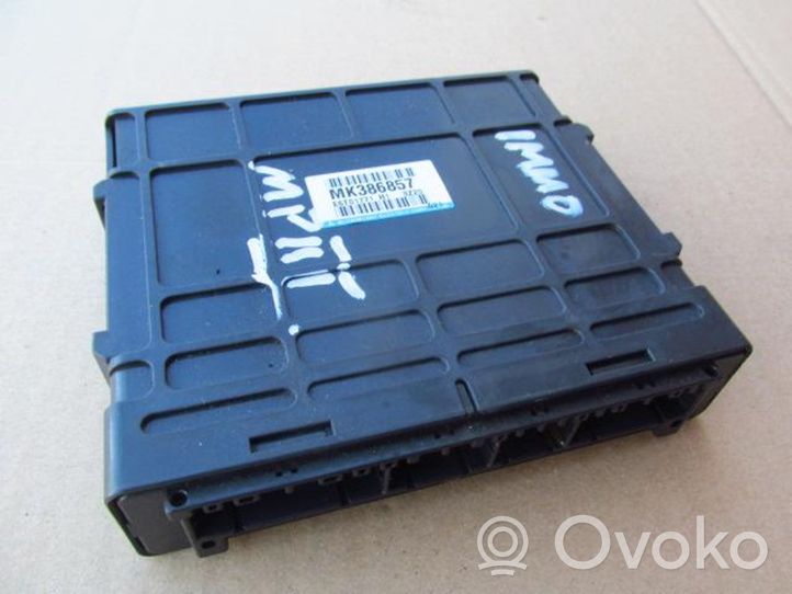 Mitsubishi Pajero Unité de commande, module ECU de moteur MK386857