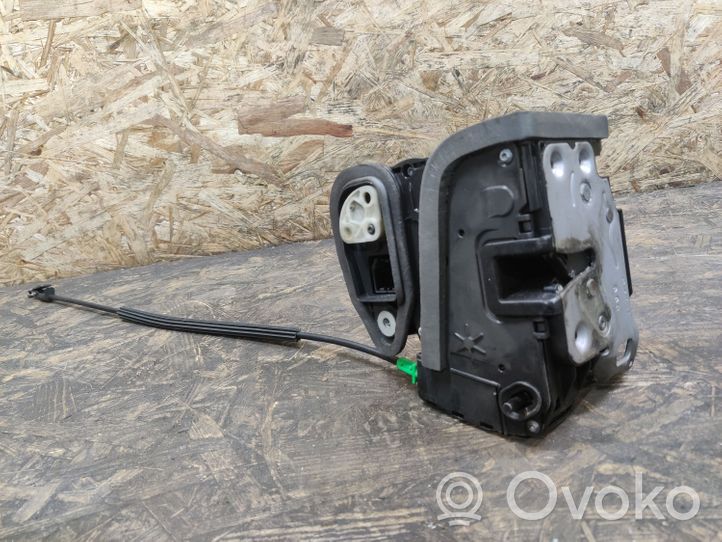 Chevrolet Malibu Rear door lock 13510967