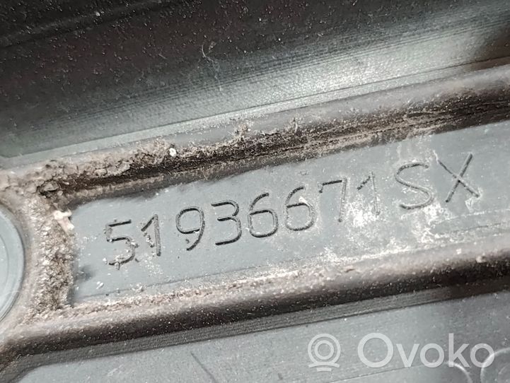 Fiat 500X Etuoven ikkunalasin kumitiiviste 51936671