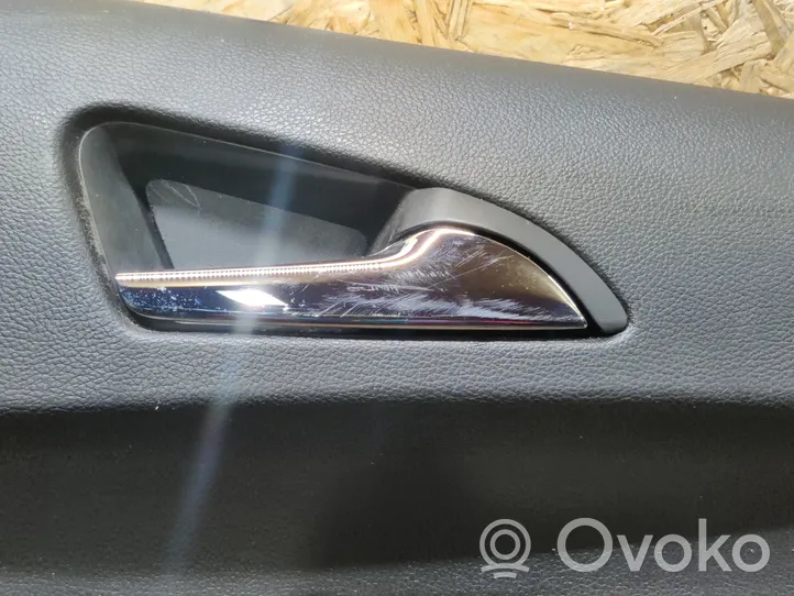 Opel Astra J Rivestimento del pannello della portiera posteriore 13258682