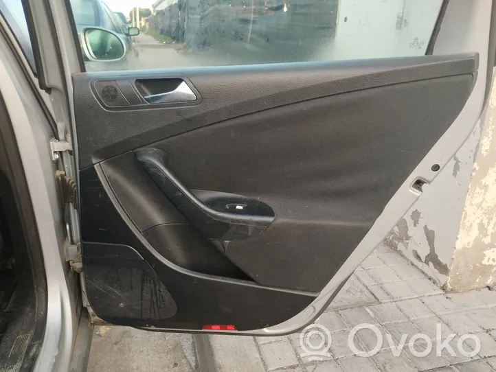 Volkswagen Passat Alltrack Rivestimento del pannello della portiera posteriore 