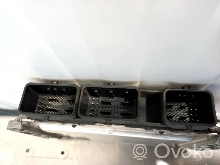 Renault Megane II Sterownik / Moduł ECU 8200509516