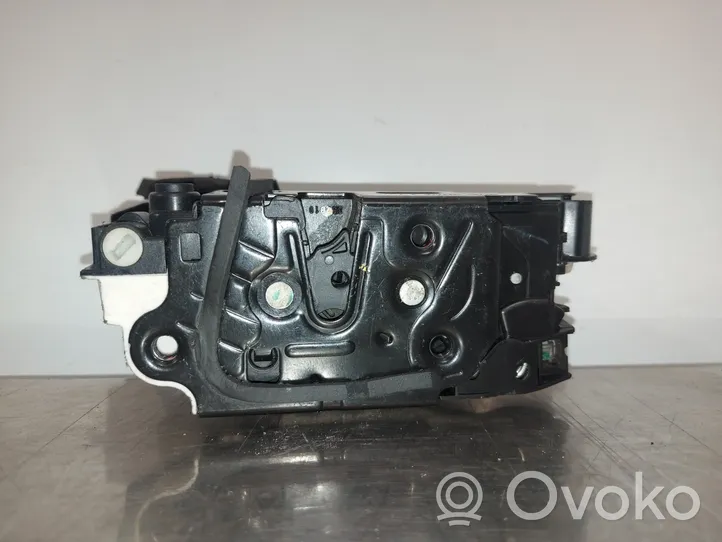 Volkswagen Polo V 6R Serrure de porte arrière 5K4839015F