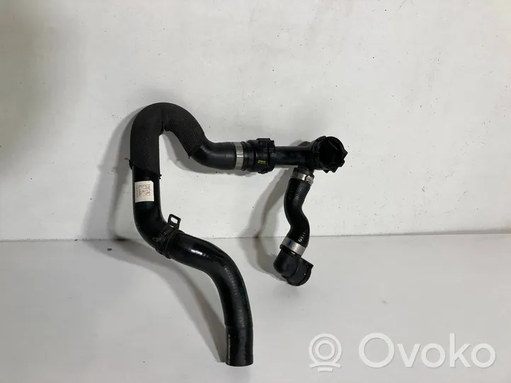 BMW 5 G30 G31 Tubo flessibile del liquido di raffreddamento del motore 8518749