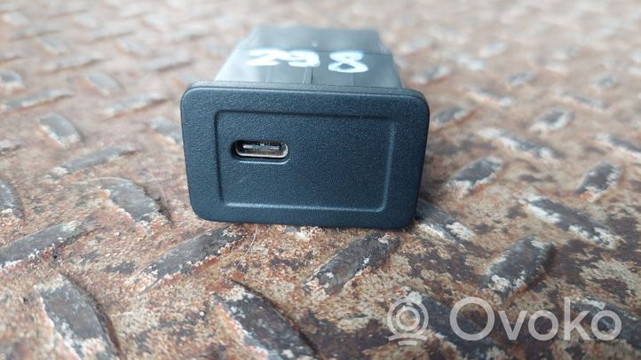 Mercedes-Benz A W177 Connettore plug in USB A2478207802