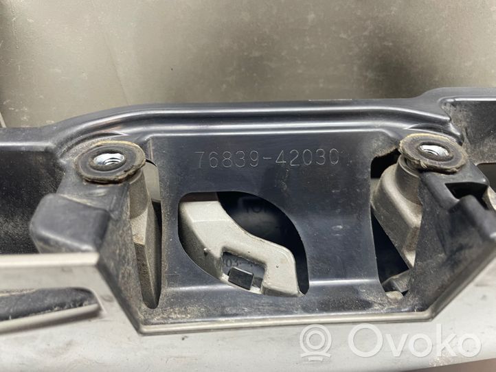 Toyota RAV 4 (XA40) Poszycie / Tapicerka tylnej klapy bagażnika 7683942030
