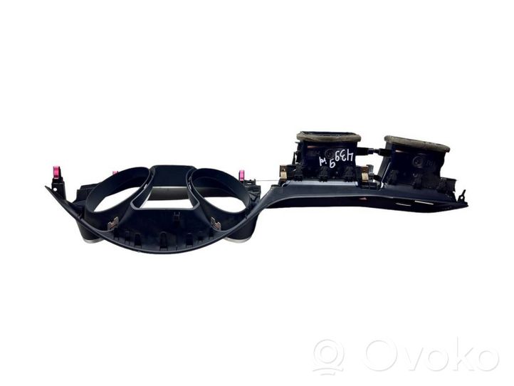 Toyota Avensis T270 Verkleidung des Armaturenbretts 5567005150