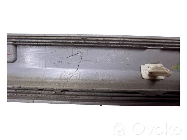 Lexus RX 330 - 350 - 400H Takaoven lista (muoto) 7507648020