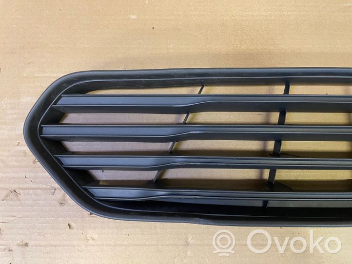 Ford Transit Custom Grille inférieure de pare-chocs avant 