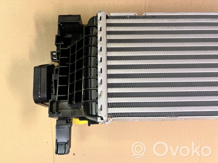 BMW X5 G05 Chłodnica powietrza doładowującego / Intercooler 17518584127