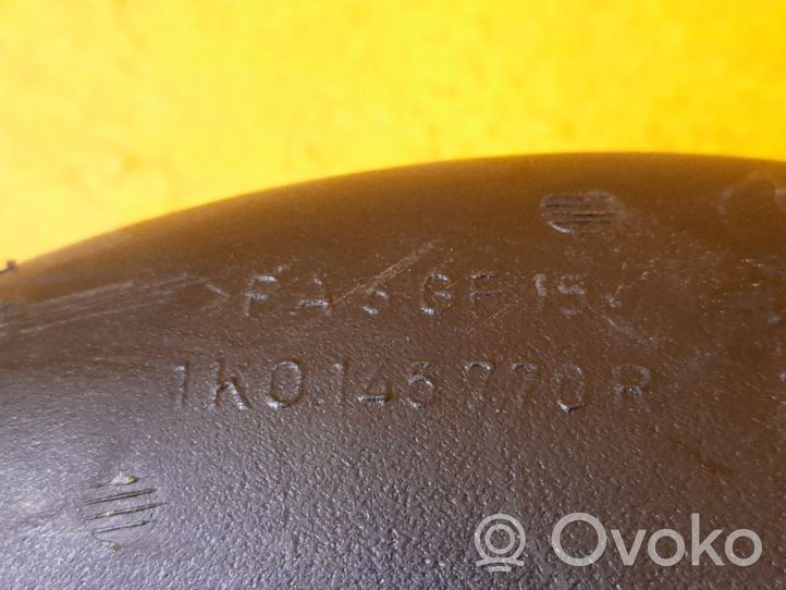 Volkswagen Tiguan Manguera/tubo del intercooler 1K0145770R