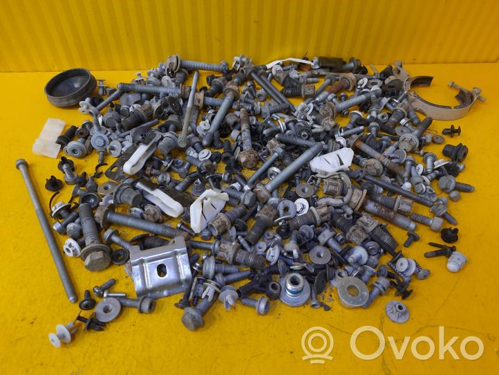 Volkswagen Caddy Nuts/bolts 