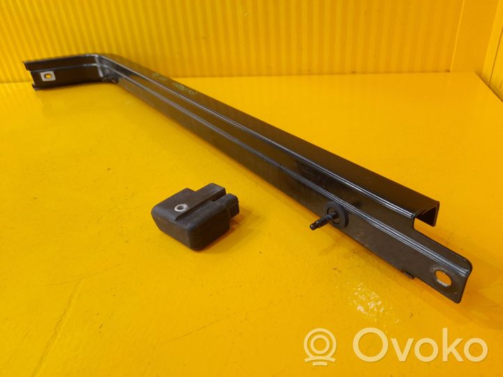 Renault Express Sliding door bottom rail 777606702R