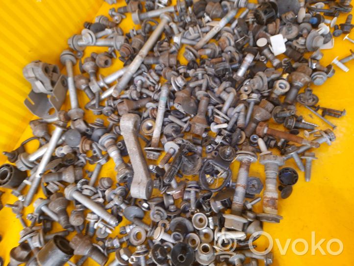 Nissan NV300 Nuts/bolts 