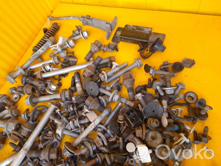 Nissan NV300 Nuts/bolts 