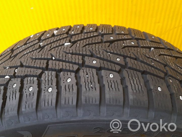 Mercedes-Benz GLE (W166 - C292) Pneus d’hiver R21 à crampons 