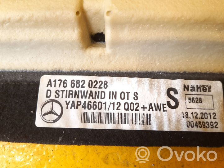 Mercedes-Benz A W176 Wygłuszanie pod deską rozdzielczą A2466820828