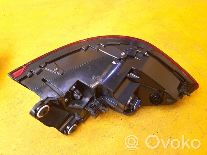 Audi A8 S8 D5 Lampa tylna 4N0945070A