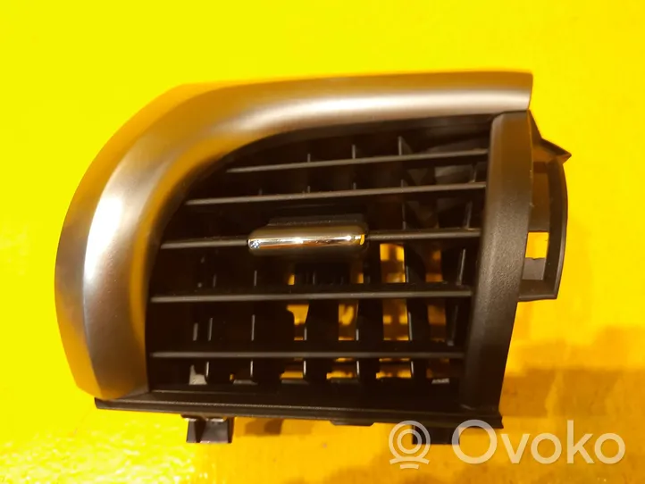 Toyota Hilux (AN120, AN130) Griglia di ventilazione centrale cruscotto 55660KK060