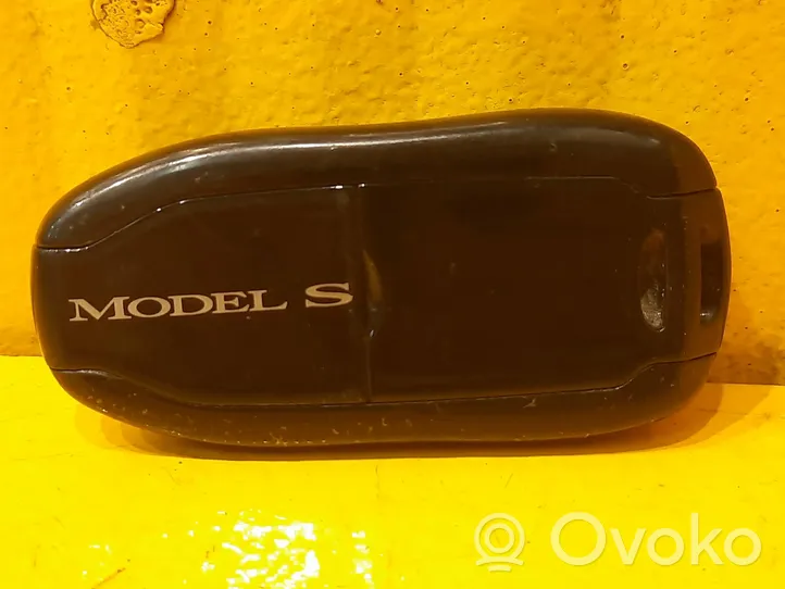 Tesla Model S Virta-avain/kortti 104614200B
