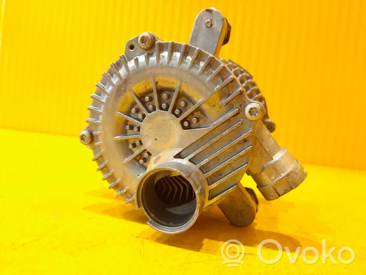 Audi Q3 F3 Antrinis oro siurblys 04E959135C