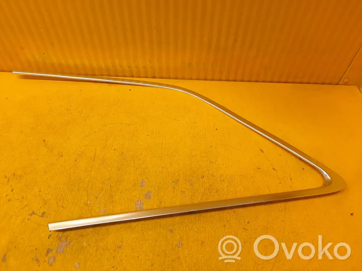 Audi Q7 4M Rear door window/glass frame 