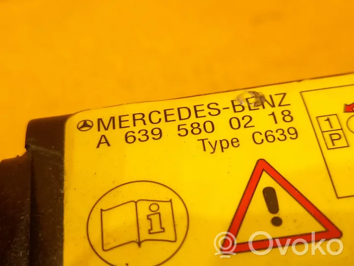 Mercedes-Benz V Class W447 Cric di sollevamento A6395800218